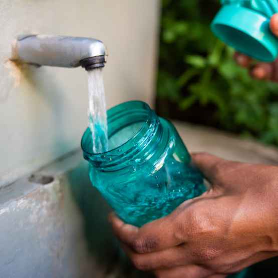 Filling jar with clean water